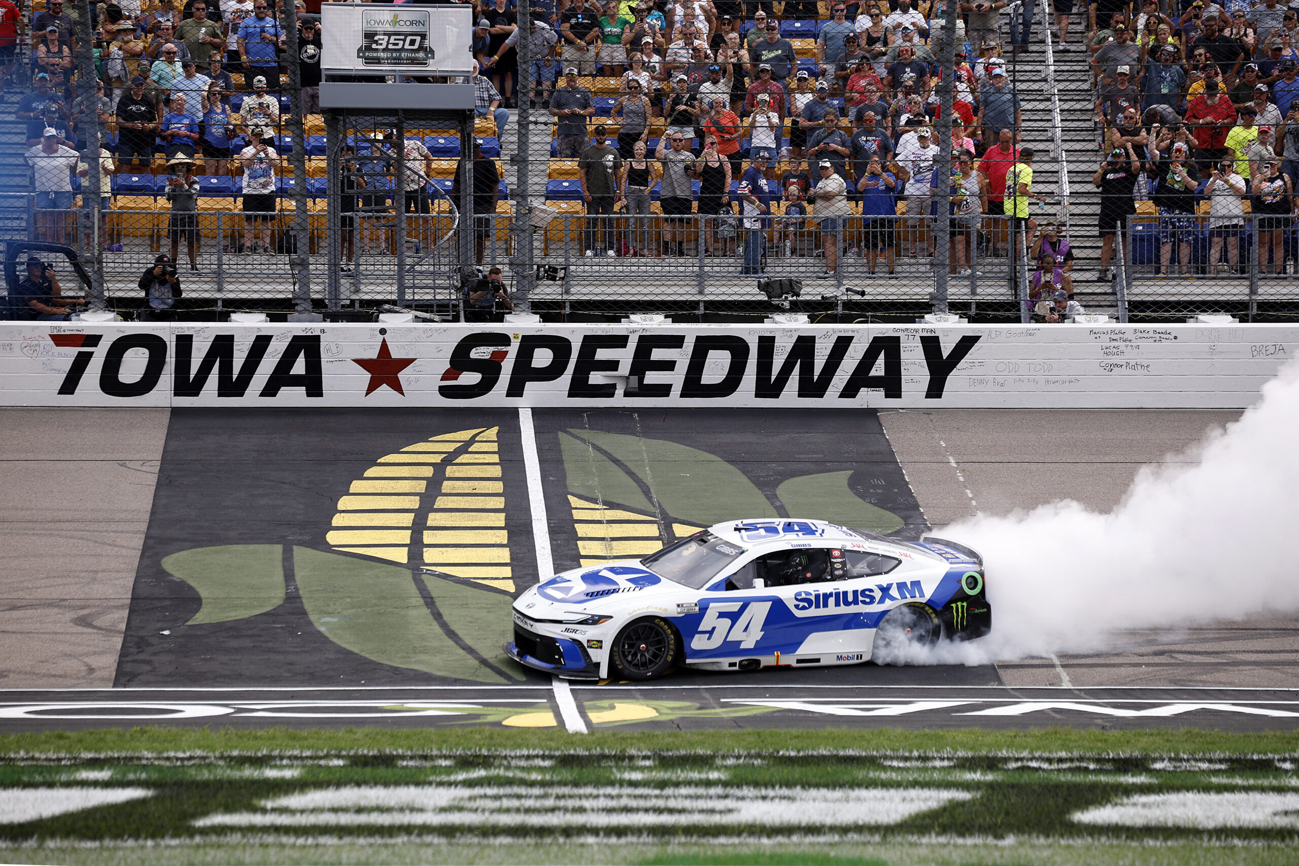 Ty Gibbs holt sich Iowa Corn 350, Joe Gibbs Racing doppelt vorne