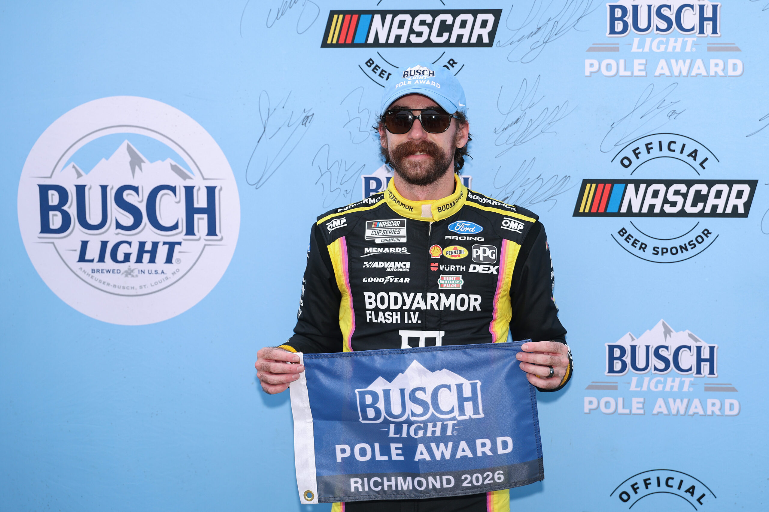 Blaney schnappt sich die Pole in Richmond, Bell übersteht Inspektions-Drama