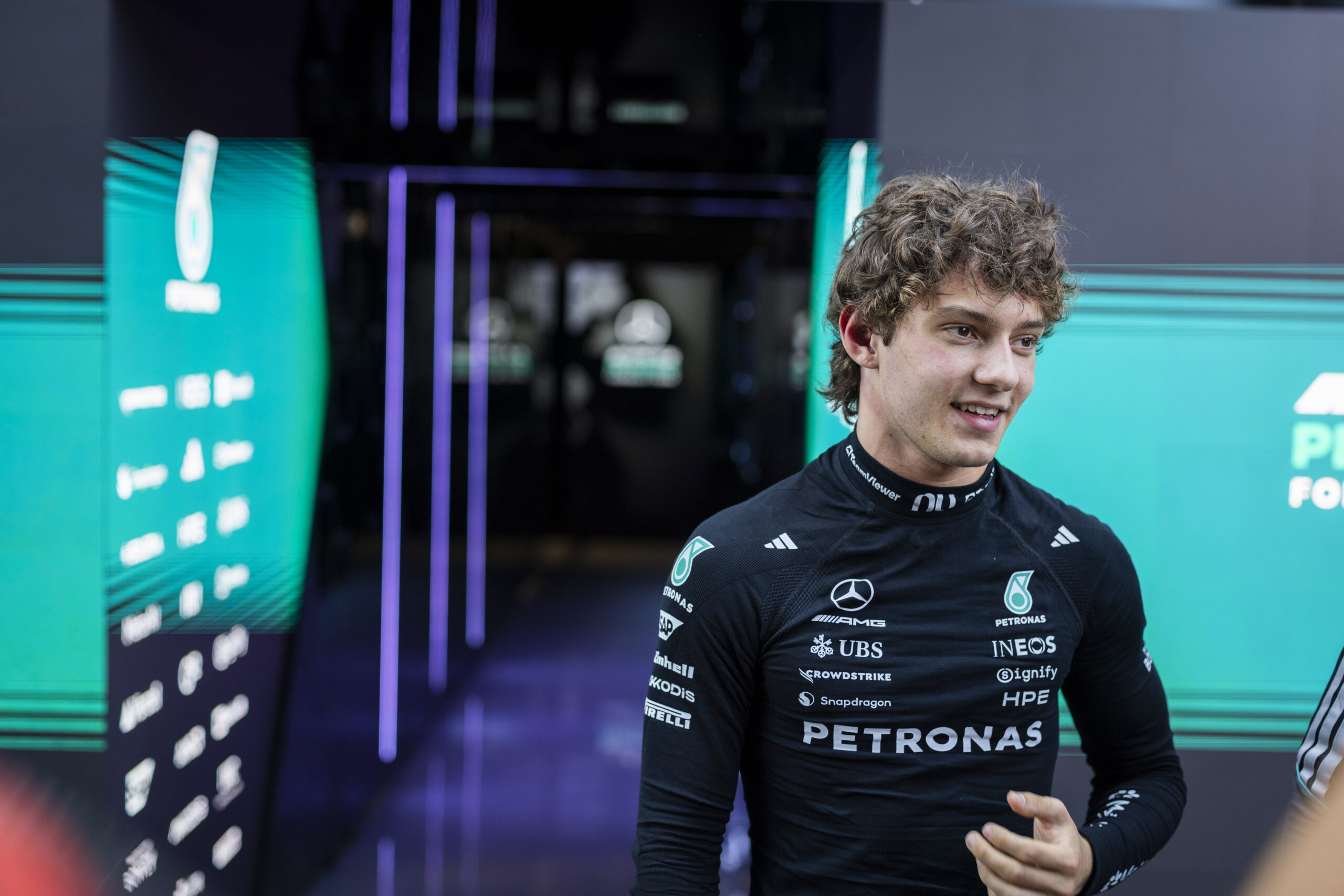 Zandvoort zum letzten Mal: Antonelli verteidigt die Führung, Verstappen sucht das Heimfinale