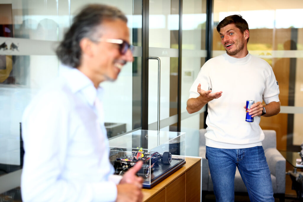MILTON KEYNES, UNITED KINGDOM - AUGUST 20: Max Verstappen and Laurent Mekies  (Photo by Mark Thompson/Getty Images // Getty Images / Red Bull Content Pool )