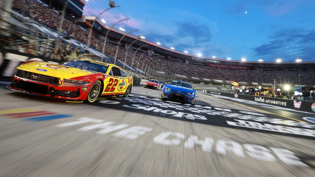 Joey Logano, driver of the #22 Shell Pennzoil Ford, and Kyle Larson, driver of the #5 HendrickCars.com Chevrolet, lead the field on a pace lap prior to the NASCAR Cup Series Bass Pro Shops Night Race at Bristol Motor Speedway on September 19, 2026 in Bristol, Tennessee. (Photo by Chris Graythen/Getty Images)