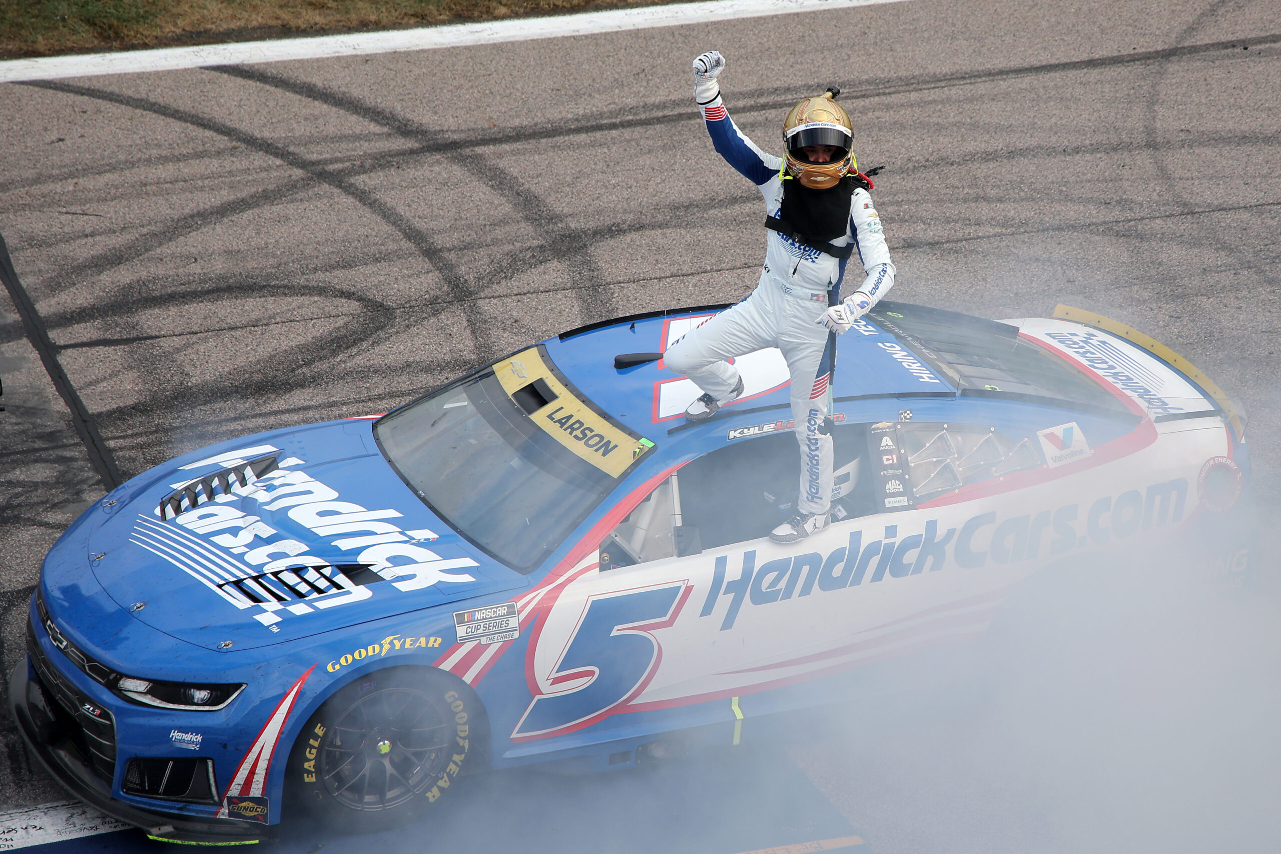 South Point 400: Larson Brings Kansas Momentum to Las Vegas