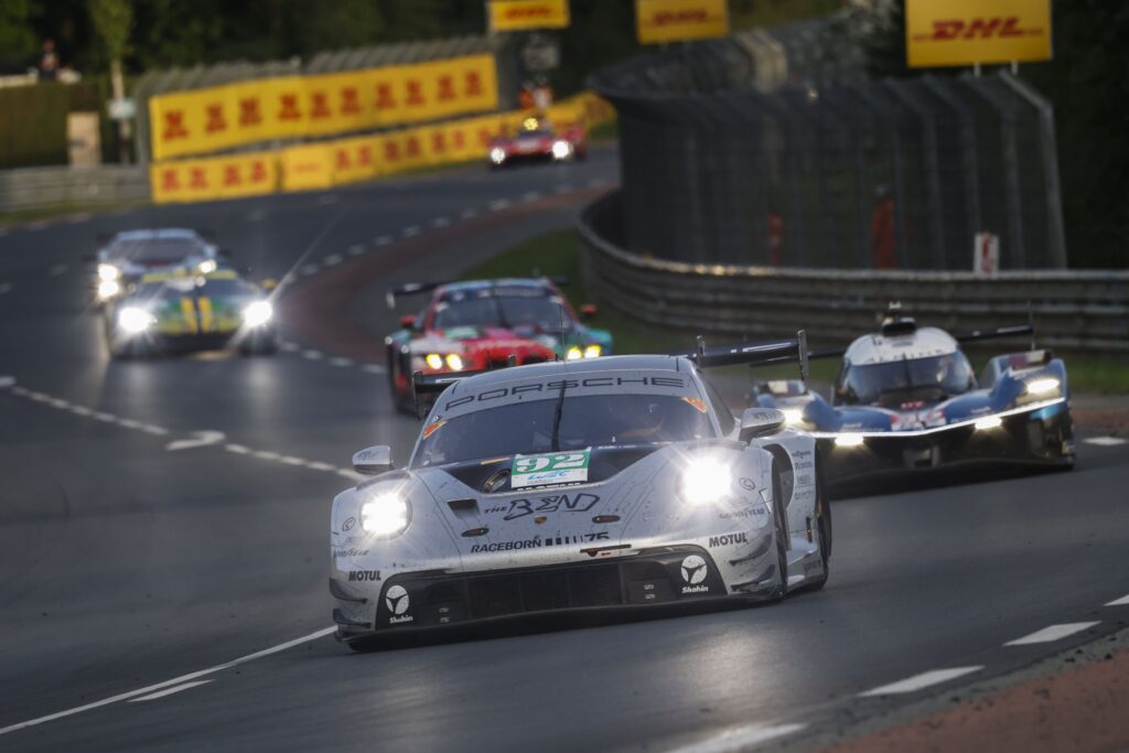 Porsche 911 GT3 R, The Bend Manthey (#92), Yasser Shahin (AUS), Riccardo Pera (ITA), Richard Lietz (AUT)
