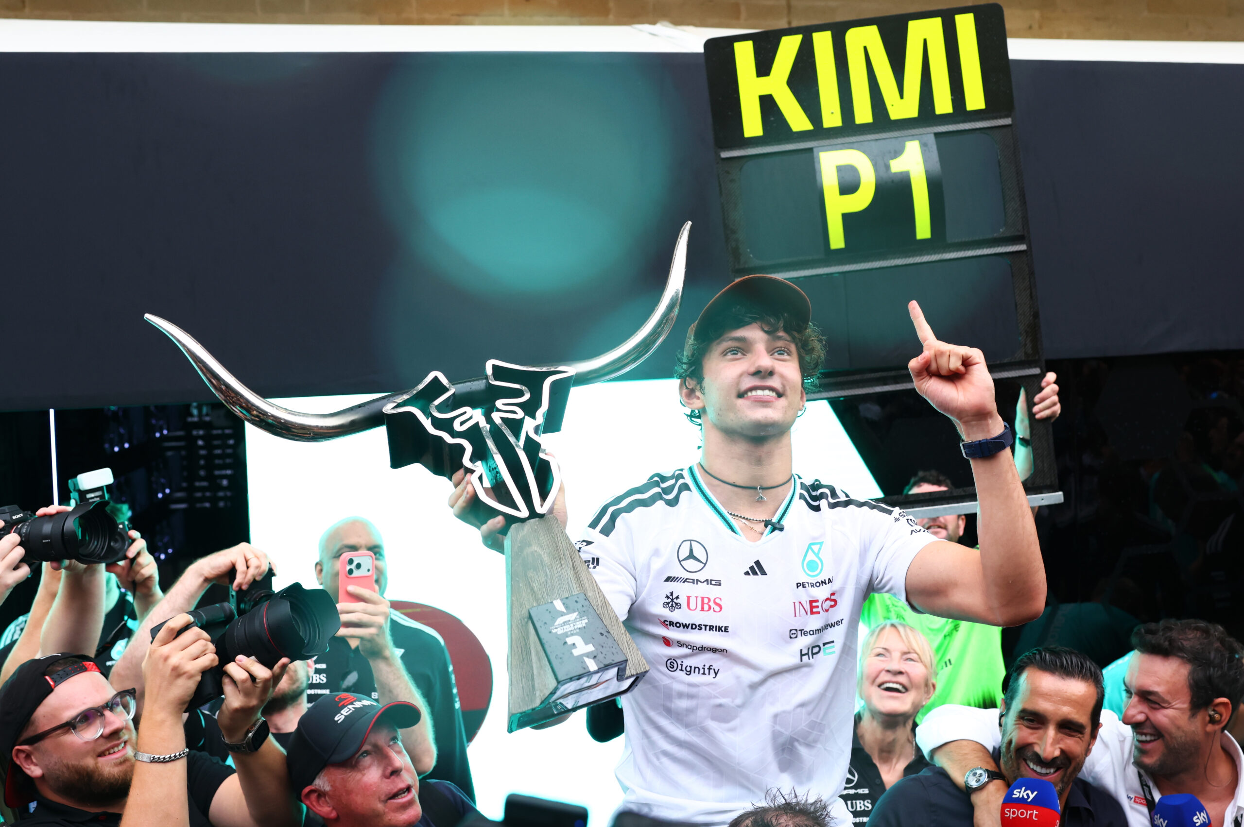 Antonelli wins in Austin as the title decision moves to Mexico